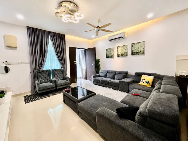 2-storey Terraced House for Sale in Ampang Jaya (Ampang) - Akmal Zakaria - Living Room - PropertyGuru.com.my