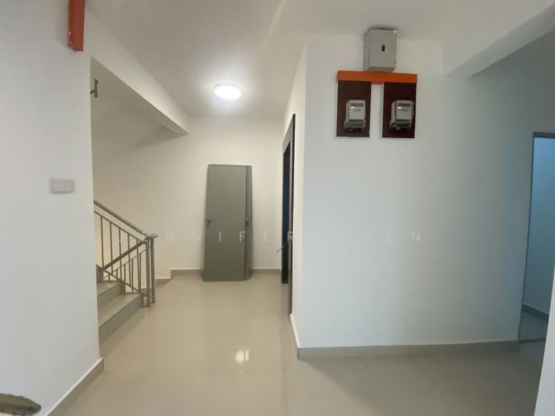 Office for Rent in Taman Equine (Seri Kembangan) - Jennifer Chen - Corridor - PropertyGuru.com.my