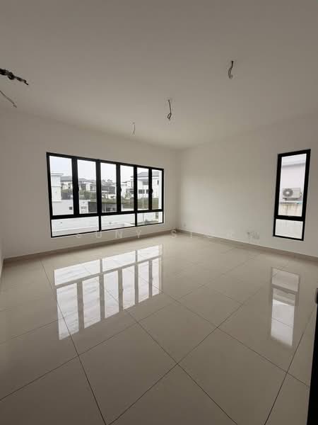 Cluster House for Sale in Austin Crest (Johor Bahru) - Suny Sior - Living Room - PropertyGuru.com.my