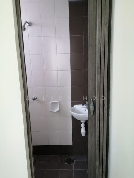 Service Residence for Sale at Saville @ Melawati - Welson Moo - Bathroom - PropertyGuru.com.my