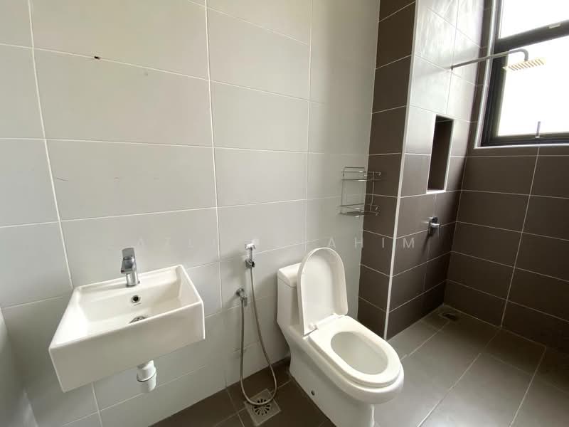 Semi-Detached House for Sale in Taman Melawati (Ulu Kelang) - Azli Ibrahim - Bathroom - PropertyGuru.com.my