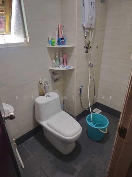 Shop / Office for Rent in Taman Sutera Utama (Skudai) - Stephanie Yap - Bathroom - PropertyGuru.com.my