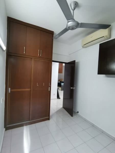 Condominium for Sale at Putra Place Condominium - Lilly . - Bedroom - PropertyGuru.com.my