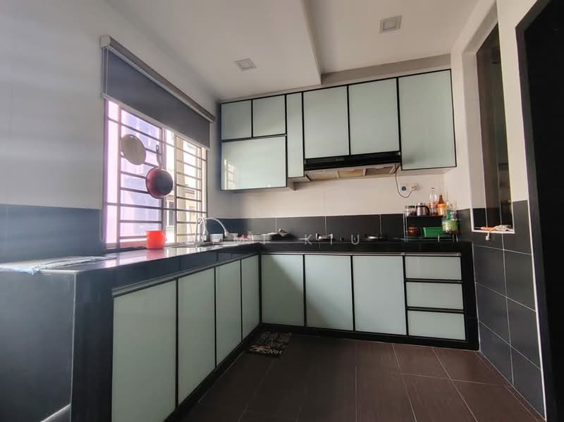Rumah Teres 2-Tingkat untuk Dijual di Taman Setia Indah (Tebrau) - Kimi Kiu - Kitchen - PropertyGuru.com.my