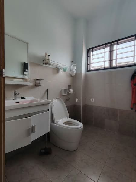 Rumah Teres 2-Tingkat untuk Dijual di Taman Setia Indah (Tebrau) - Kimi Kiu - Bathroom - PropertyGuru.com.my