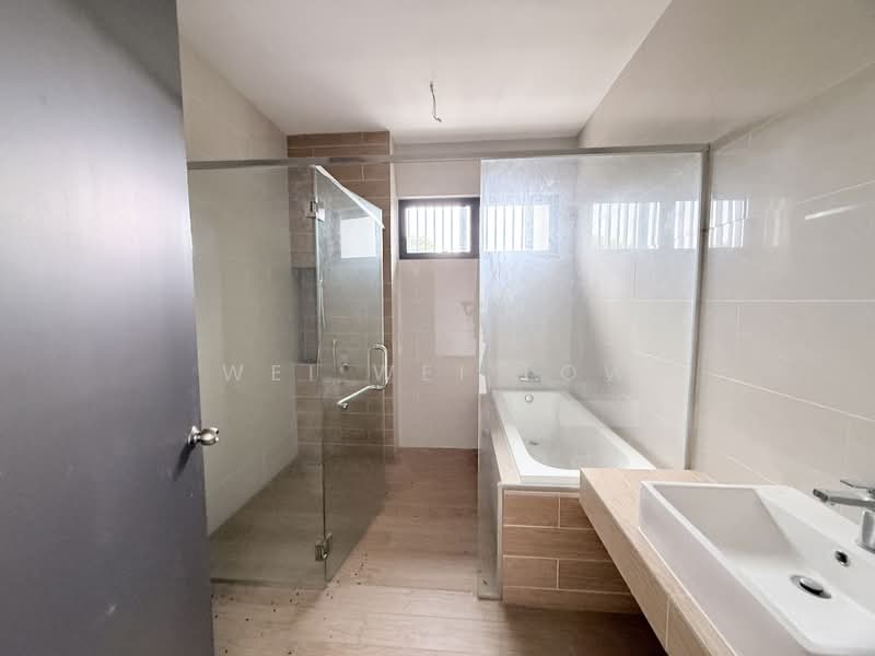 Rumah Berkembar untuk Dijual di Eco Sanctuary (Telok Panglima Garang) - Wei Wei Low - Bathroom - PropertyGuru.com.my