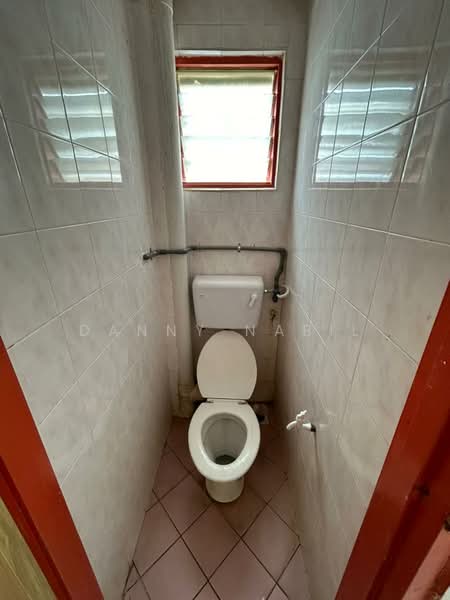 Flat for Rent at Flat PKNS Section 7 - Danny Nabil - Bathroom - PropertyGuru.com.my