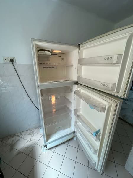 Flat for Rent at Flat PKNS Section 7 - Danny Nabil - Kitchen - PropertyGuru.com.my