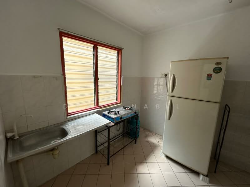 Flat for Rent at Flat PKNS Section 7 - Danny Nabil - Kitchen - PropertyGuru.com.my