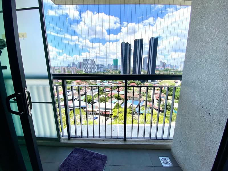 Kediaman Servis untuk Dijual di KL Traders Square - Azli Ibrahim - Balcony - PropertyGuru.com.my