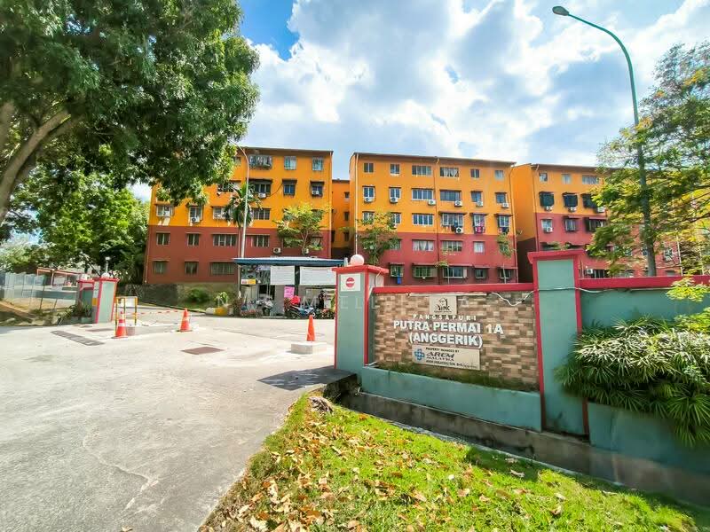 Apartment for Rent at Putra Permai Block A - SY Lee - Exterior - PropertyGuru.com.my