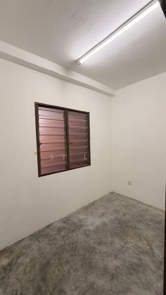 Apartment for Rent at Putra Permai Block A - SY Lee - Interior - PropertyGuru.com.my