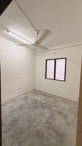 Apartment for Rent at Putra Permai Block A - SY Lee - Interior - PropertyGuru.com.my