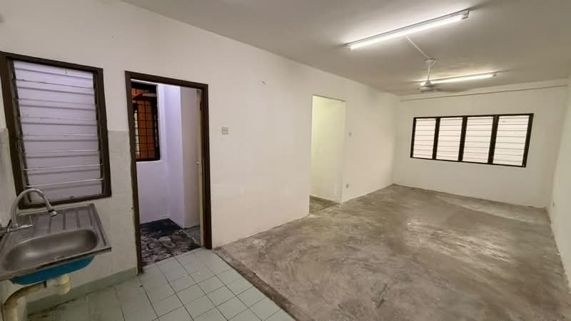 Apartment for Rent at Putra Permai Block A - SY Lee - Interior - PropertyGuru.com.my