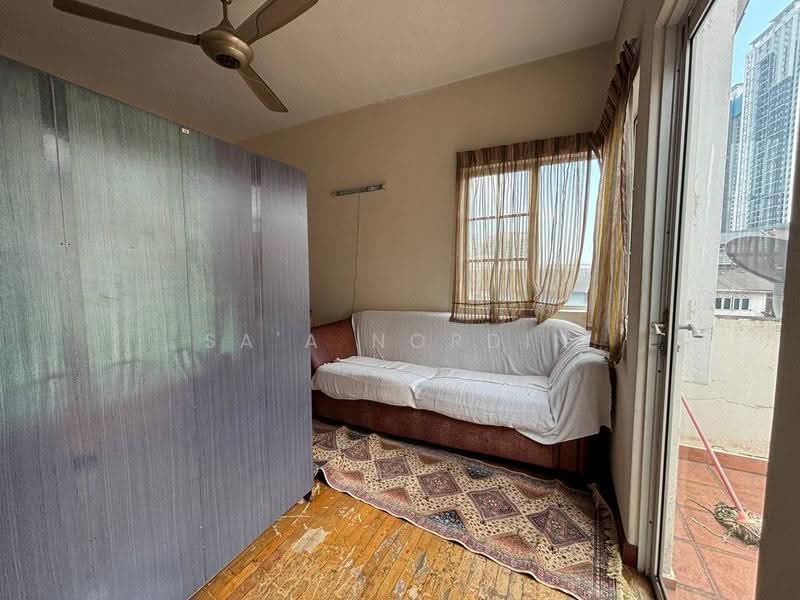 Rumah Teres 2.5-Tingkat untuk Dijual di Kayu Ara (Selangor) - Sa'a Nordin - Living Room - PropertyGuru.com.my