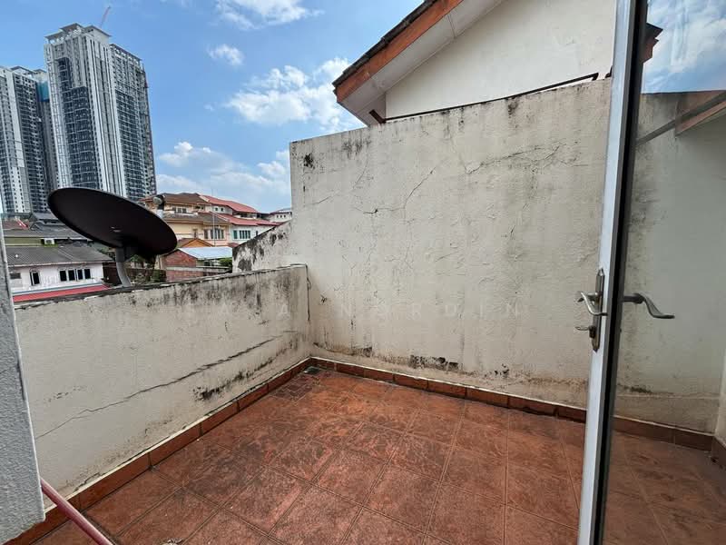 Rumah Teres 2.5-Tingkat untuk Dijual di Kayu Ara (Selangor) - Sa'a Nordin - Balcony - PropertyGuru.com.my