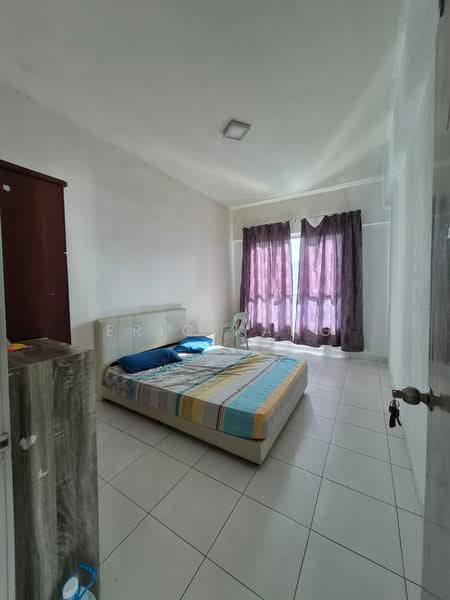 Kondominium untuk Dijual di The Golden Triangle Condominium - Eric Kang - Bedroom - PropertyGuru.com.my