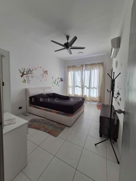 Kondominium untuk Dijual di The Golden Triangle Condominium - Eric Kang - Bedroom - PropertyGuru.com.my