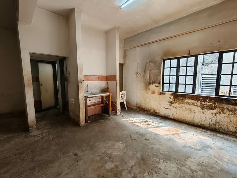Shop / Office untuk Disewa di Bandar Indahpura (Kulai) - Danny See - Interior - PropertyGuru.com.my