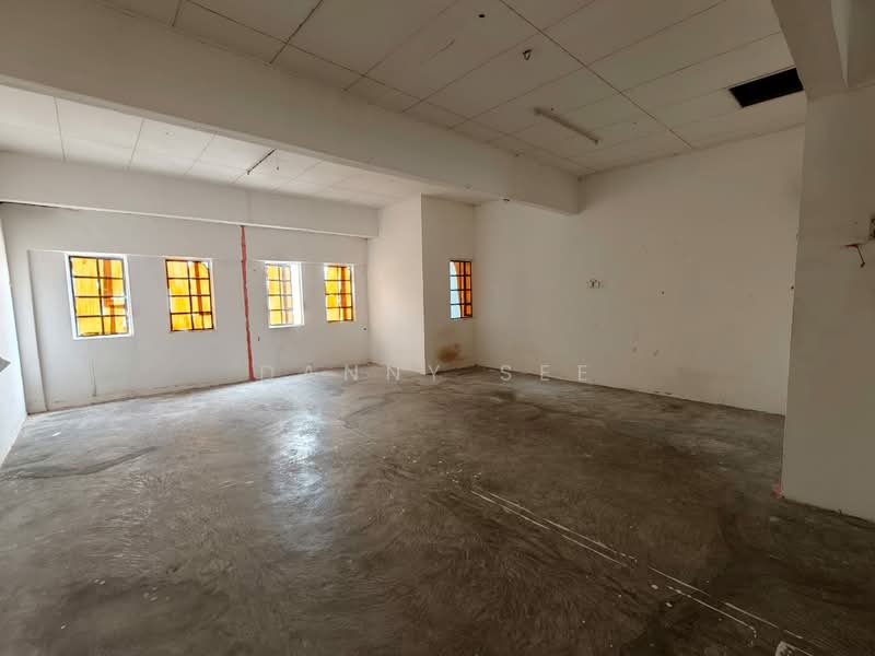 Shop / Office untuk Disewa di Bandar Indahpura (Kulai) - Danny See - Interior - PropertyGuru.com.my