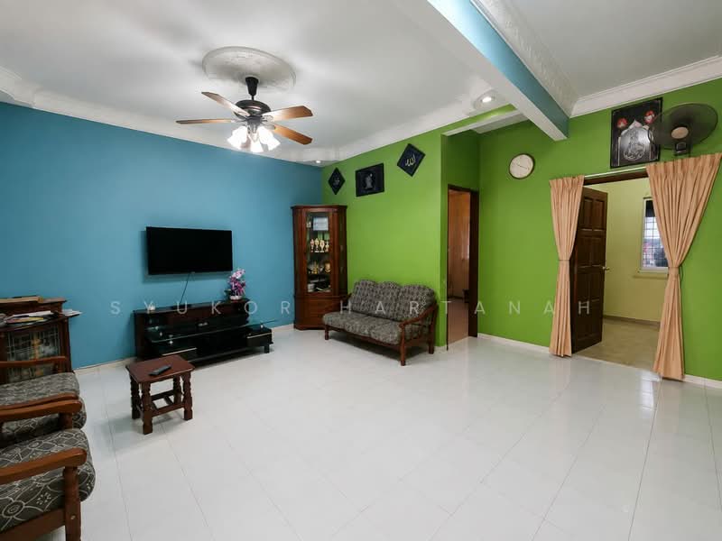 2-storey Terraced House for Sale in Rawang (Selangor) - Syukor Hartanah - Living Room - PropertyGuru.com.my
