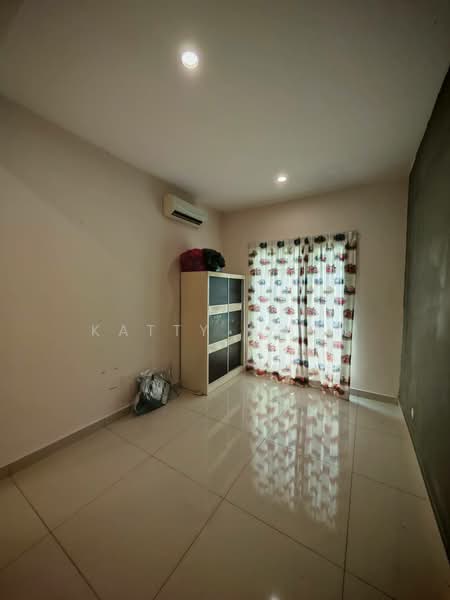 Rumah Teres 2-Tingkat untuk Dijual di Bandar Putra Permai (Seri Kembangan) - Katty Soon - Interior - PropertyGuru.com.my