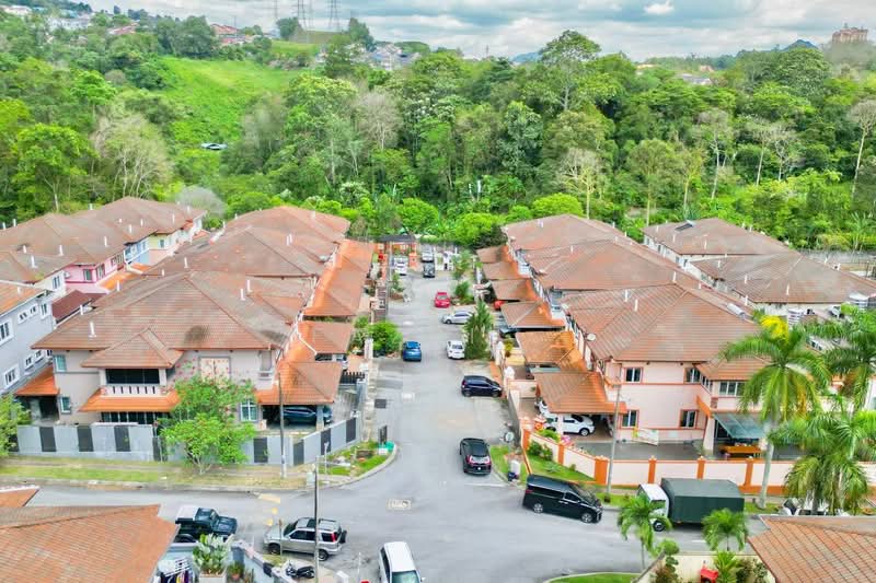 Rumah Berkembar untuk Dijual di Astana Gemilang (Batu Caves) - Fazri . - Exterior - PropertyGuru.com.my
