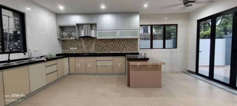Rumah Teres 2-Tingkat untuk Disewa di Bandar Kinrara (Selangor) - Shally Pun - Kitchen - PropertyGuru.com.my