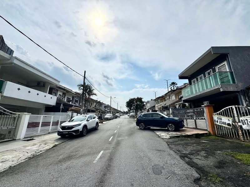 2-storey Terraced House for Sale in Batu 9 (Cheras) - Azli Ibrahim - Exterior - PropertyGuru.com.my
