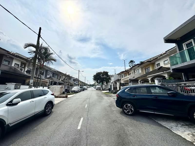 2-storey Terraced House for Sale in Batu 9 (Cheras) - Azli Ibrahim - Exterior - PropertyGuru.com.my