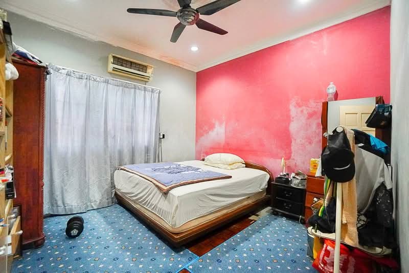 Bungalow House for Sale in Ampang (Ampang) - Fazri . - Bedroom - PropertyGuru.com.my