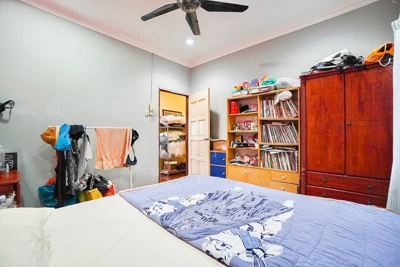 Bungalow House for Sale in Ampang (Ampang) - Fazri . - Bedroom - PropertyGuru.com.my