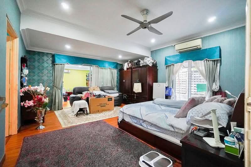 Bungalow House for Sale in Ampang (Ampang) - Fazri . - Bedroom - PropertyGuru.com.my