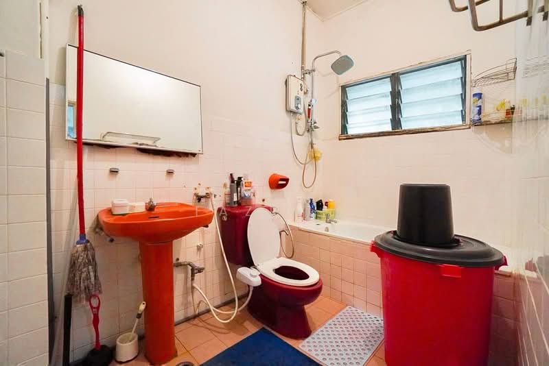 Bungalow House for Sale in Ampang (Ampang) - Fazri . - Bathroom - PropertyGuru.com.my