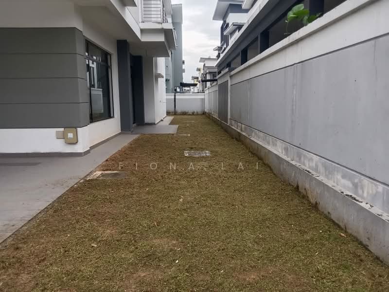 Rumah Berkembar untuk Dijual di Taman Desa Tebrau (Tebrau) - Fiona Lai - Exterior - PropertyGuru.com.my