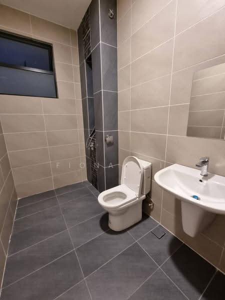 Rumah Berkembar untuk Dijual di Taman Desa Tebrau (Tebrau) - Fiona Lai - Bathroom - PropertyGuru.com.my