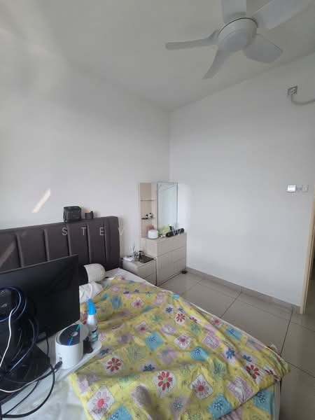 Kediaman Servis untuk Dijual di Twin Danga Residence - Steve Wong - Bedroom - PropertyGuru.com.my