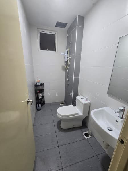 Kediaman Servis untuk Dijual di Twin Danga Residence - Steve Wong - Bathroom - PropertyGuru.com.my