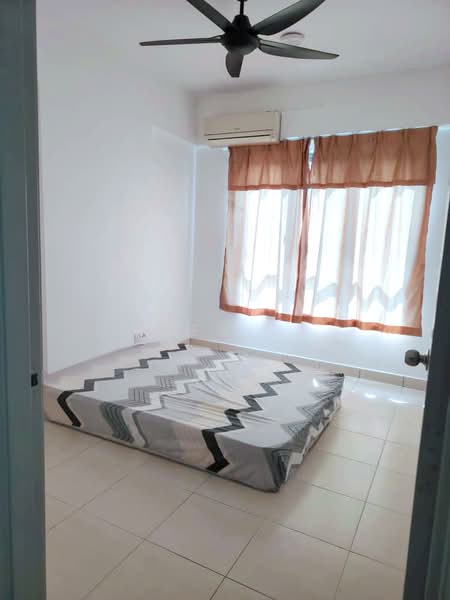 Service Residence for Sale at D'Alamanda - Kew . - Bedroom - PropertyGuru.com.my