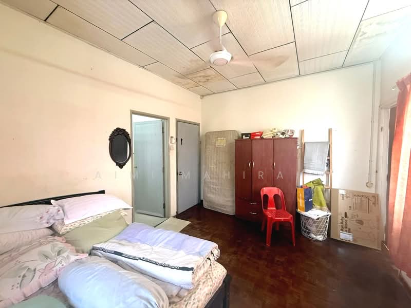 Bungalow House for Sale in Seksyen 14 (Petaling Jaya) - Aimi Mahirah - Bedroom - PropertyGuru.com.my