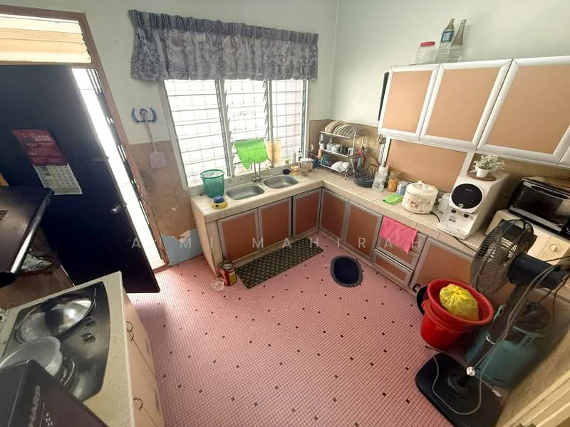Bungalow House for Sale in Seksyen 14 (Petaling Jaya) - Aimi Mahirah - Kitchen - PropertyGuru.com.my
