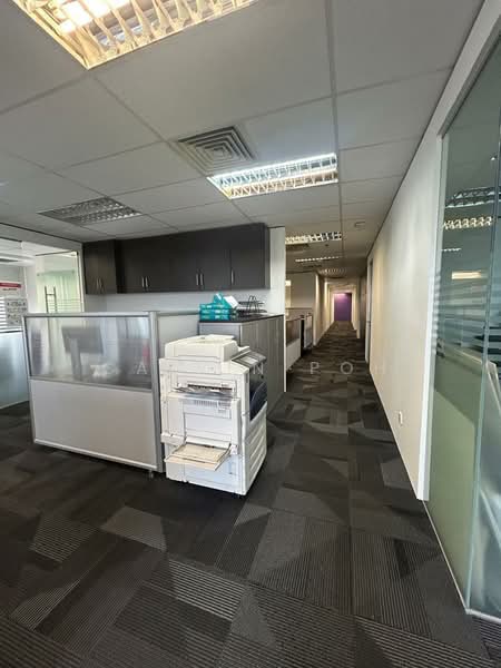 Office for Rent in Mont Kiara (Kuala Lumpur) - Calvin Poh - Corridor - PropertyGuru.com.my