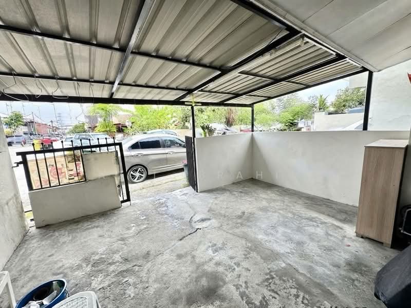 Rumah Teres 2-Tingkat untuk Dijual di Taman Impian Ehsan (Balakong) - Azli Ibrahim - Exterior - PropertyGuru.com.my