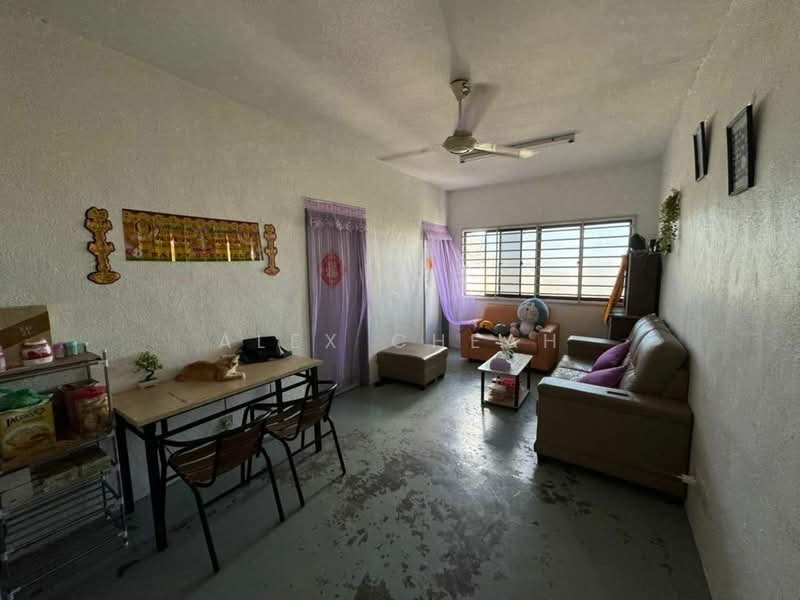 Rumah Flat untuk Dijual di Desa Mawar - Alex Cheah - Living Room - PropertyGuru.com.my