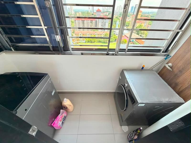 Pangsapuri untuk Dijual di Veranda Residence - Vincent Tea - Balcony - PropertyGuru.com.my