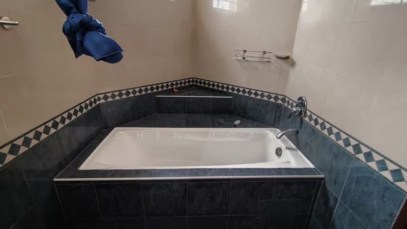 Condominium for Rent at Tiara Damansara - Chen Hoaw - Bathroom - PropertyGuru.com.my