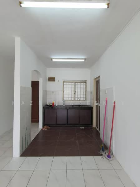 Pangsapuri untuk Disewa di Taman Puncak Kinrara - Nazrin Affendy - Kitchen - PropertyGuru.com.my