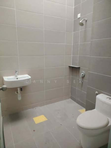 Rumah Teres 2-Tingkat untuk Dijual di Bandar Indahpura (Kulai) - Danny See - Bathroom - PropertyGuru.com.my