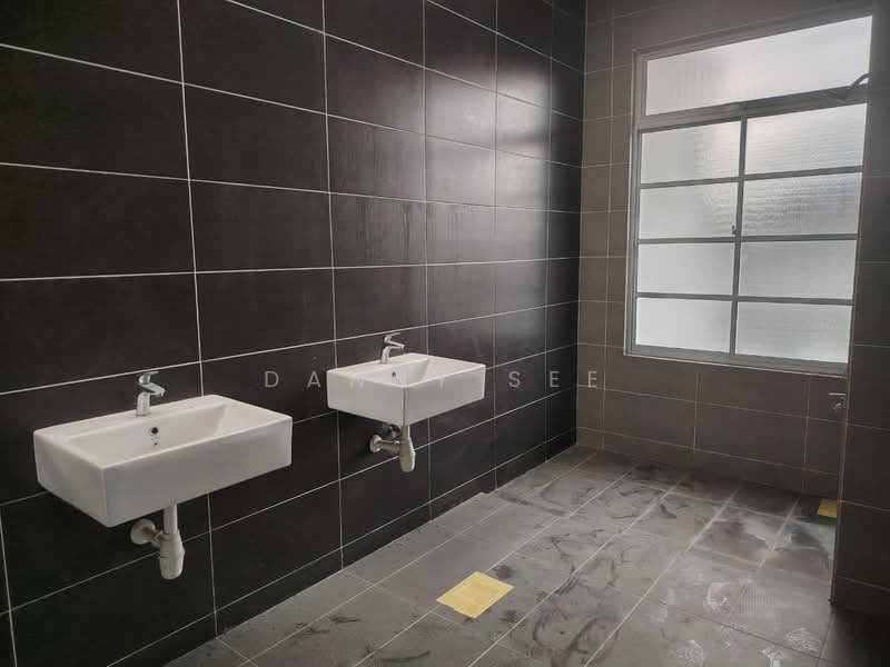 Rumah Teres 2-Tingkat untuk Dijual di Bandar Indahpura (Kulai) - Danny See - Bathroom - PropertyGuru.com.my