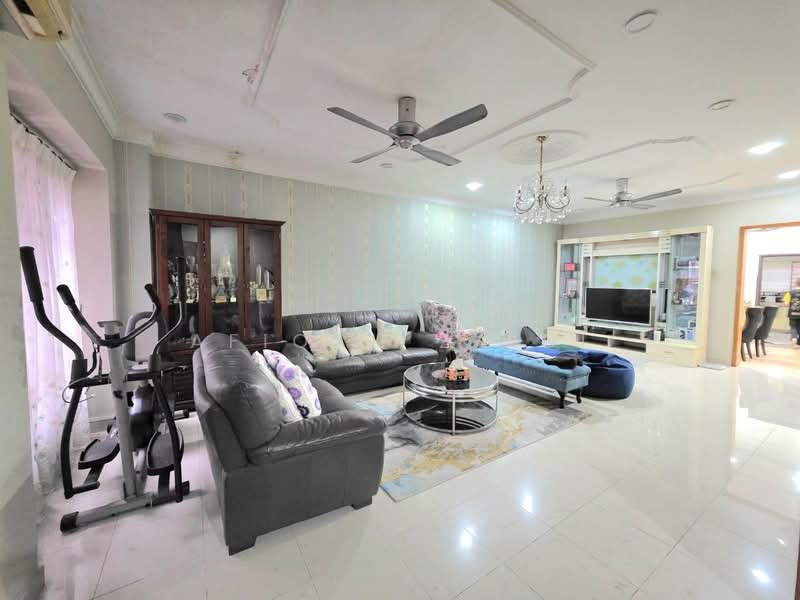 2-storey Terraced House for Sale in Bukit Jelutong (Shah Alam) - Afiqah zaidi - Living Room - PropertyGuru.com.my